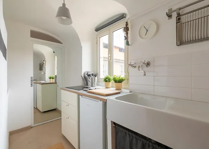 Rooftop Colosseum Apartment