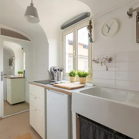 Rooftop Colosseum Apartment